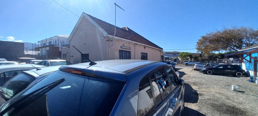 4 Bedroom Property for Sale in Wetton Western Cape